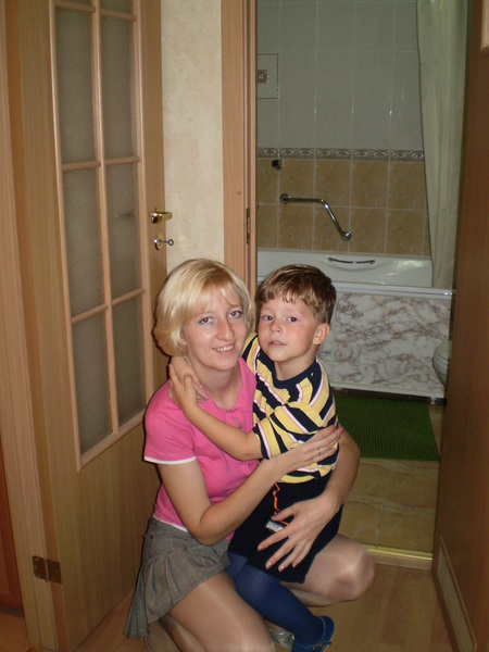 Русская мама с сыном в отеле